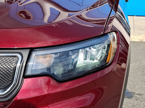 Used 2022 Jeep Compass Sport image 9
