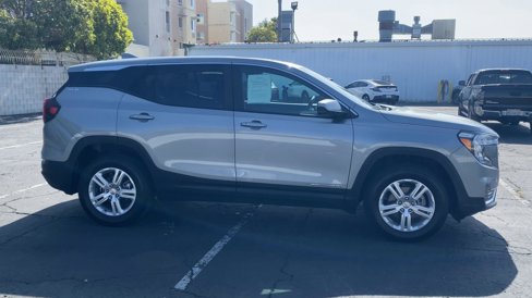 Used 2024 GMC Terrain SLE image 10