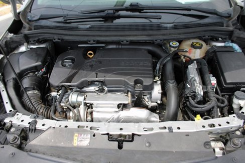 Used 2018 Chevrolet Cruze Premier image 51