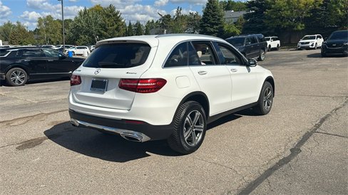 Used 2019 Mercedes-Benz GLC 300 4MATIC image 4