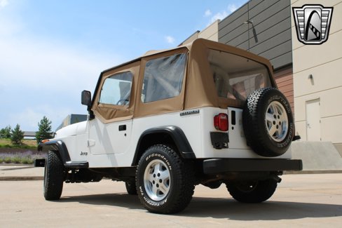 Used 1990 Jeep Wrangler S image 4