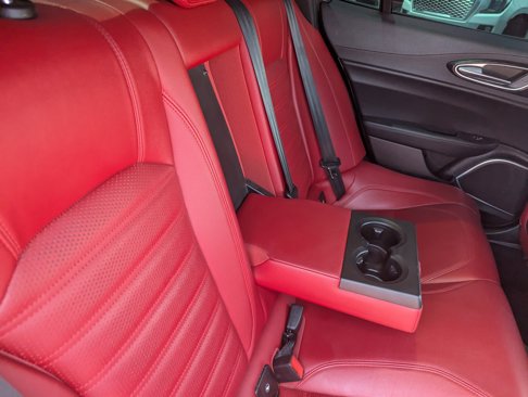 Used 2023 Alfa Romeo Giulia Sprint image 11