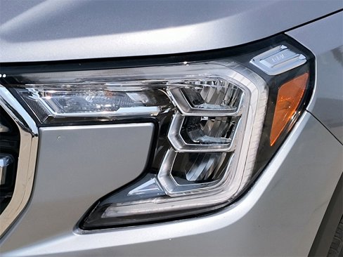 Used 2023 GMC Terrain SLT image 17