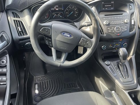 Used 2017 Ford Focus SE image 11