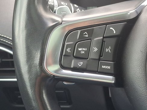 Used 2018 Jaguar F-PACE R-Sport image 23