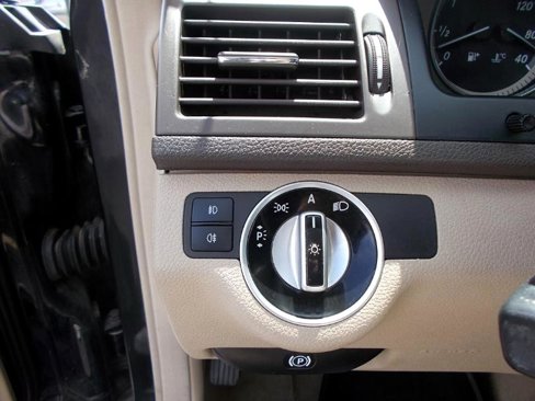 Used 2011 Mercedes-Benz C 300 Luxury image 15