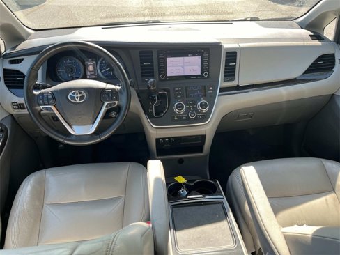 Used 2020 Toyota Sienna XLE image 16