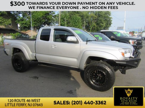 Used 2013 Toyota Tacoma 4x4 Access Cab V6 image 2