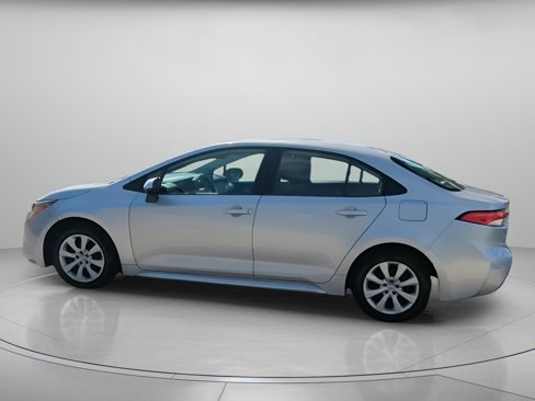 Used 2021 Toyota Corolla LE image 17