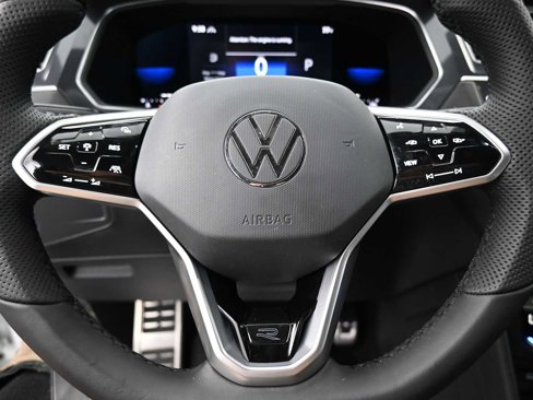 Used 2022 Volkswagen Tiguan SE R-Line image 5