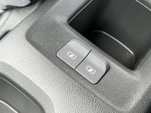 Used 2025 Nissan Versa S image 24