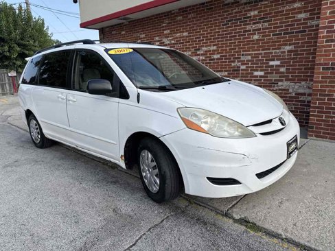 Used 2007 Toyota Sienna CE image 10