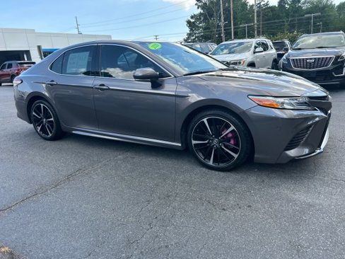 Used 2020 Toyota Camry XSE image 2