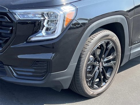 Certified 2022 GMC Terrain SLE w/ Driver Convenience Package image 8