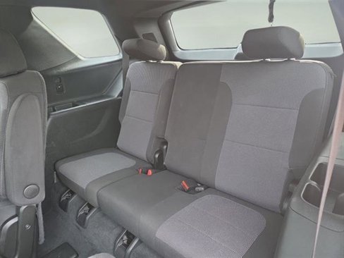 Used 2023 Chevrolet Traverse LT w/ Rear Camera Mirror Package image 32