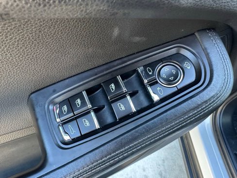 Used 2022 Porsche Macan image 19