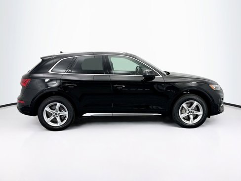 Used 2023 Audi Q5 2.0T Premium w/ Convenience Package image 4