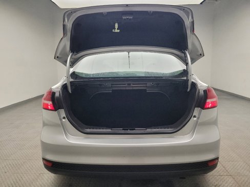 Used 2018 Ford Focus SE w/ Cold Weather Package image 29