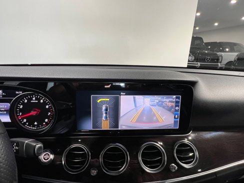 Used 2017 Mercedes-Benz E 300 4MATIC image 28