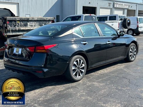 Used 2024 Nissan Altima 2.5 S image 3