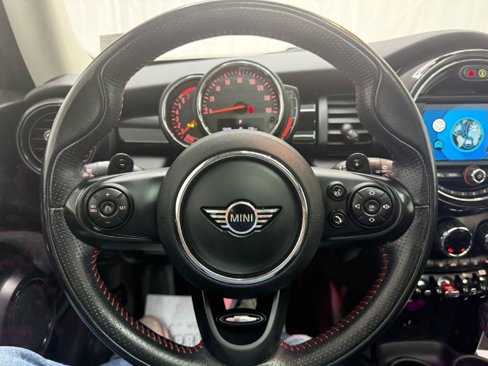 Used 2019 MINI Cooper S w/ Signature Upholstery Package image 12