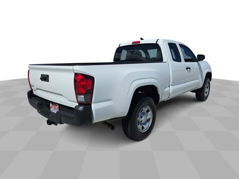 Used 2018 Toyota Tacoma SR image 8
