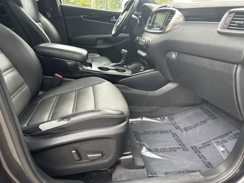 Used 2017 Kia Sorento SX image 16