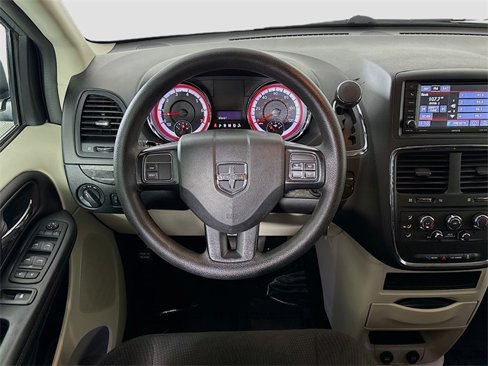 Used 2019 Dodge Grand Caravan SE image 19