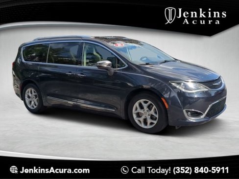 Used 2020 Chrysler Pacifica Limited image 1