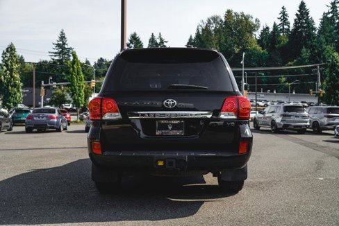 Used 2013 Toyota Land Cruiser image 9