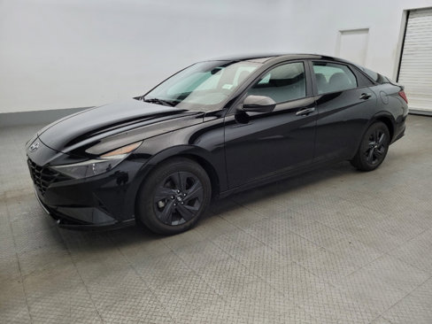 Used 2023 Hyundai Elantra SEL image 2