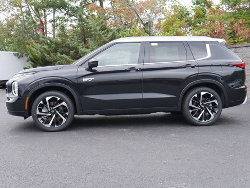 New 2025 Mitsubishi Outlander 4WD Plug-In Hybrid image 3