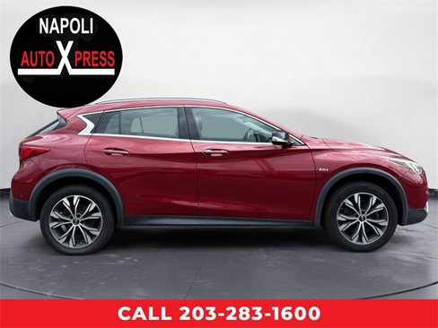 Used 2017 INFINITI QX30 Premium w/ Technology Package image 2