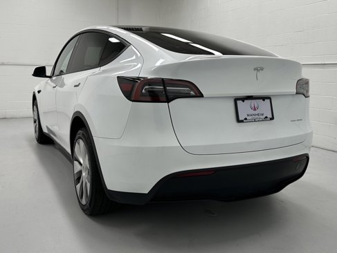 Used 2023 Tesla Model Y Long Range image 8
