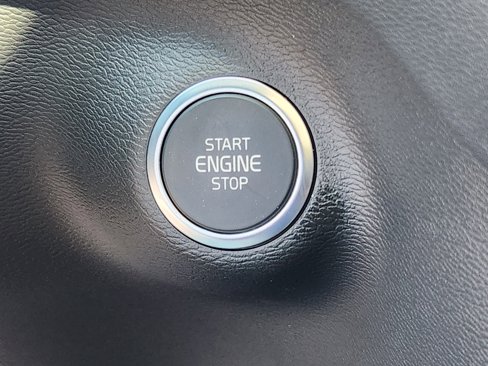 New 2025 Volvo XC40 B5 Core w/ Protection Package image 31