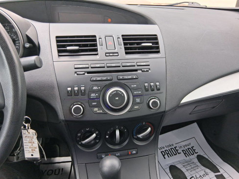 Used 2013 MAZDA MAZDA3 i SV image 18
