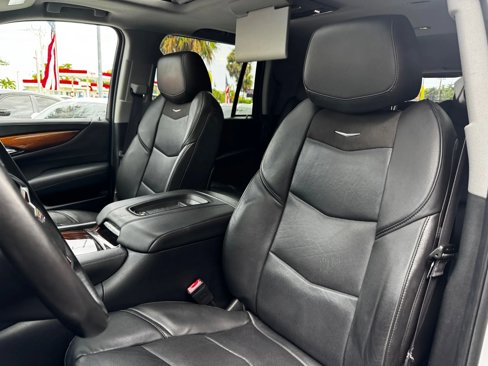 Used 2016 Cadillac Escalade Premium image 15