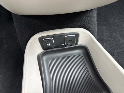 Used 2017 Chrysler Pacifica Touring image 23