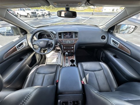 Used 2019 Nissan Pathfinder Platinum image 21