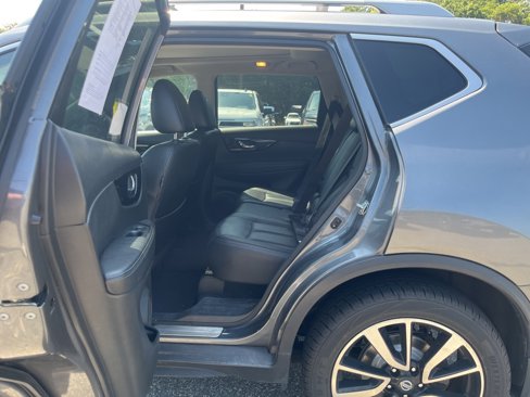 Used 2020 Nissan Rogue SL image 16