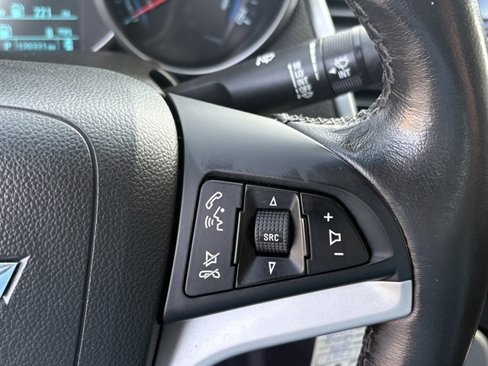 Used 2014 Chevrolet Cruze LT image 25