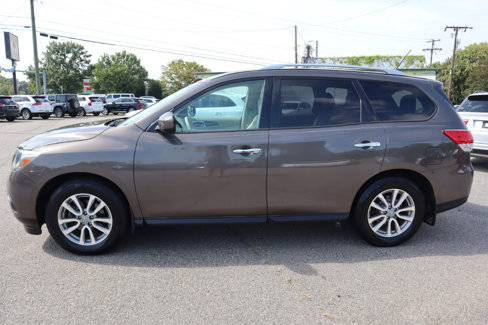 Used 2015 Nissan Pathfinder SV w/ Cargo Package image 3
