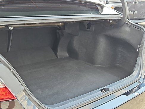 Used 2020 Toyota Camry SE image 19