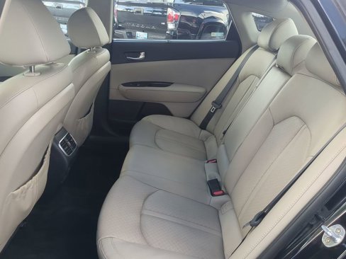 Used 2016 Kia Optima EX w/ Premium Package image 12