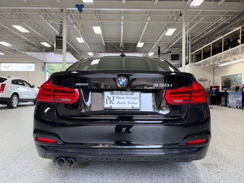 Used 2018 BMW 330i xDrive Sedan image 13