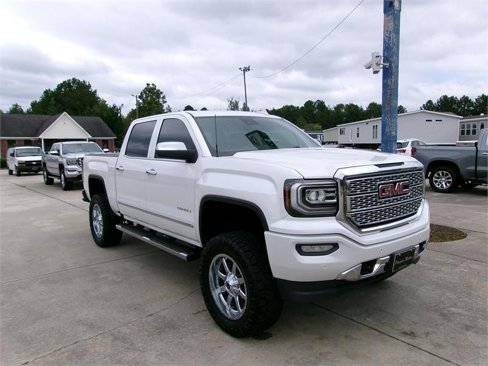 Used 2017 GMC Sierra 1500 Denali image 2
