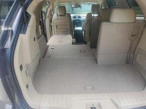 Used 2010 Buick Enclave CXL image 28