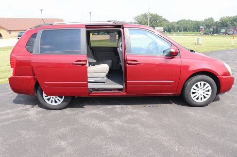 Used 2011 Kia Sedona LX image 14