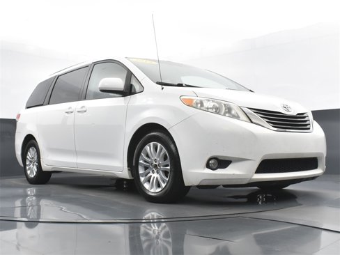 Used 2014 Toyota Sienna image 22