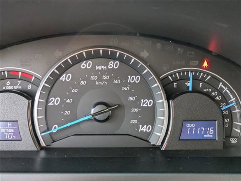 Used 2014 Toyota Camry LE image 9